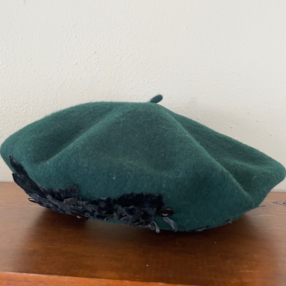 Vtg PRT‎ Ultrabasque Green 100% Wool Beret Hat Made Czech Republic Embellished